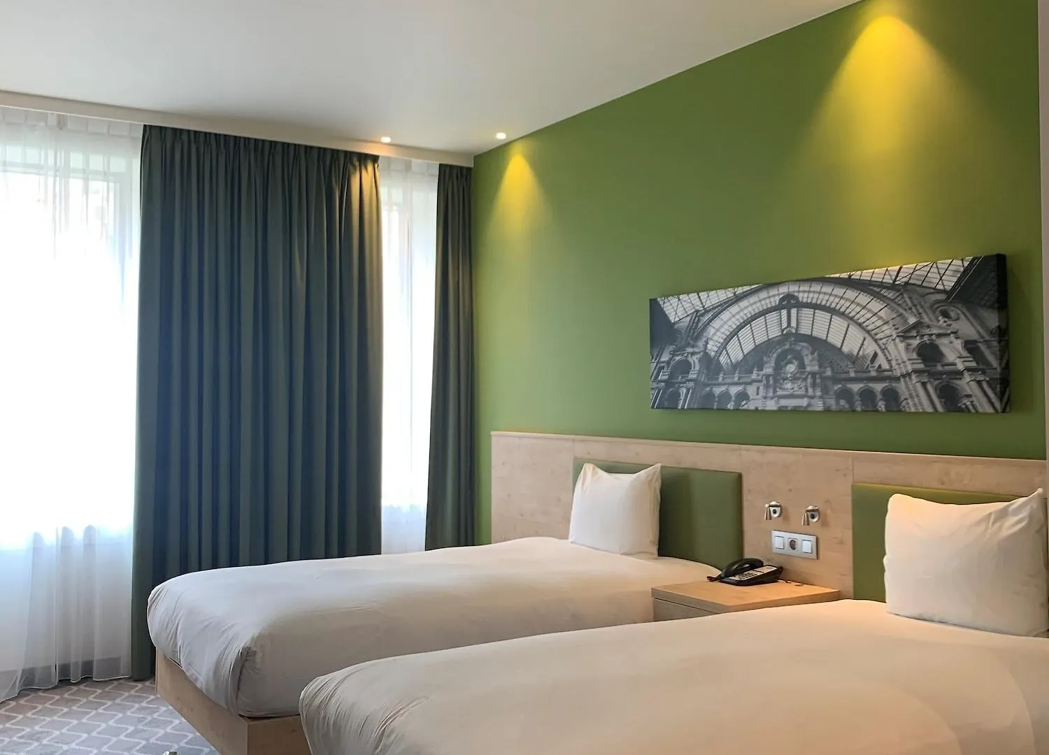 Hampton By Hilton Antwerp Central Station 3*,  Belgium