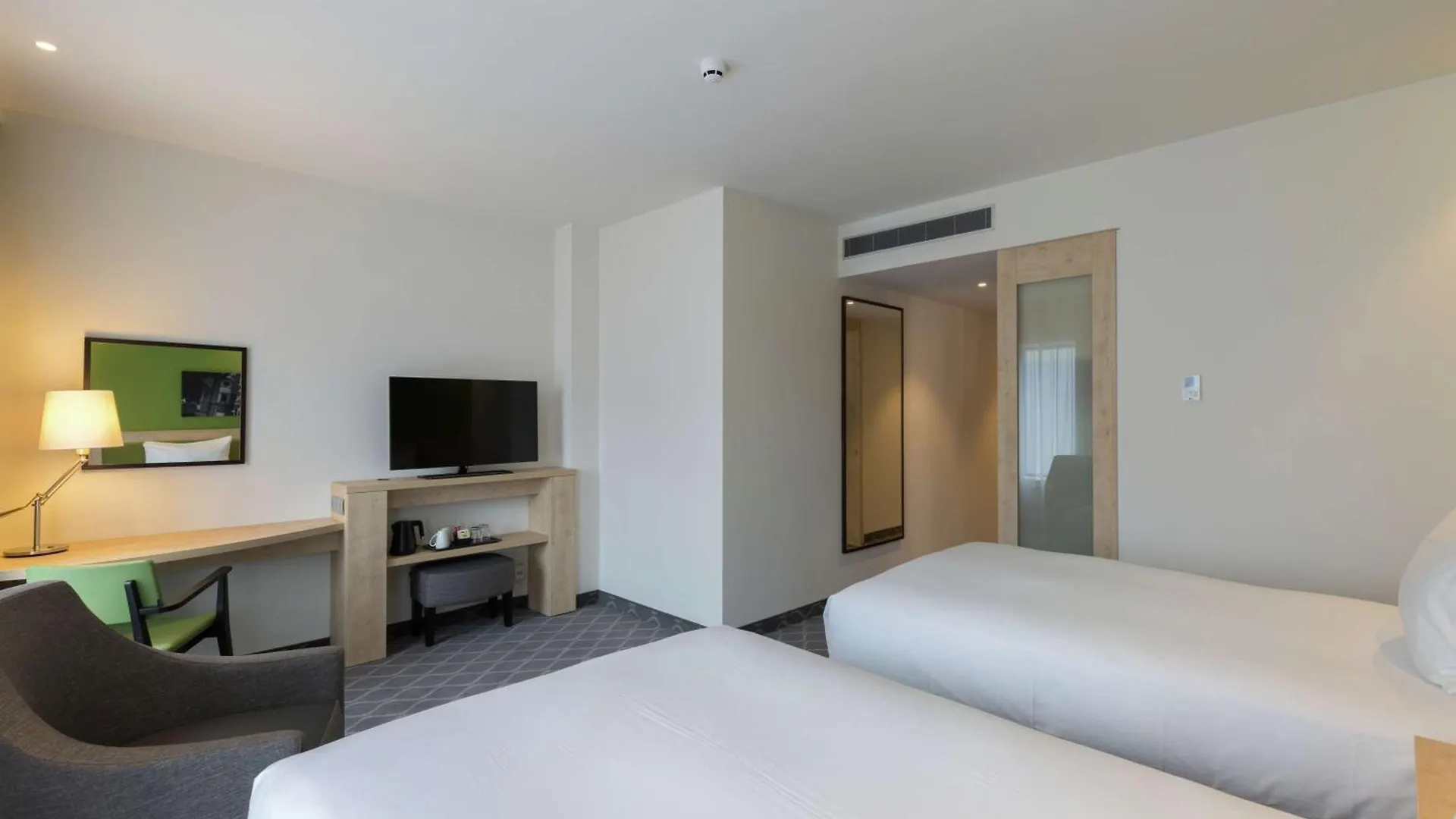 Hampton By Hilton Antwerp Central Station Hotel