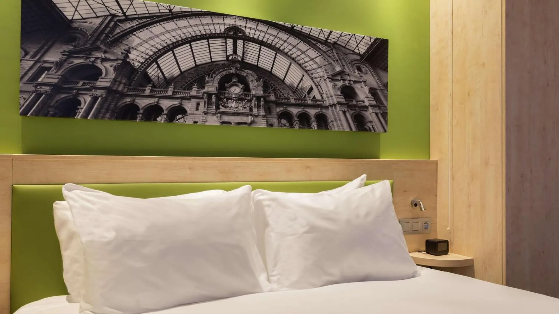 Hampton By Hilton Antwerp Central Station