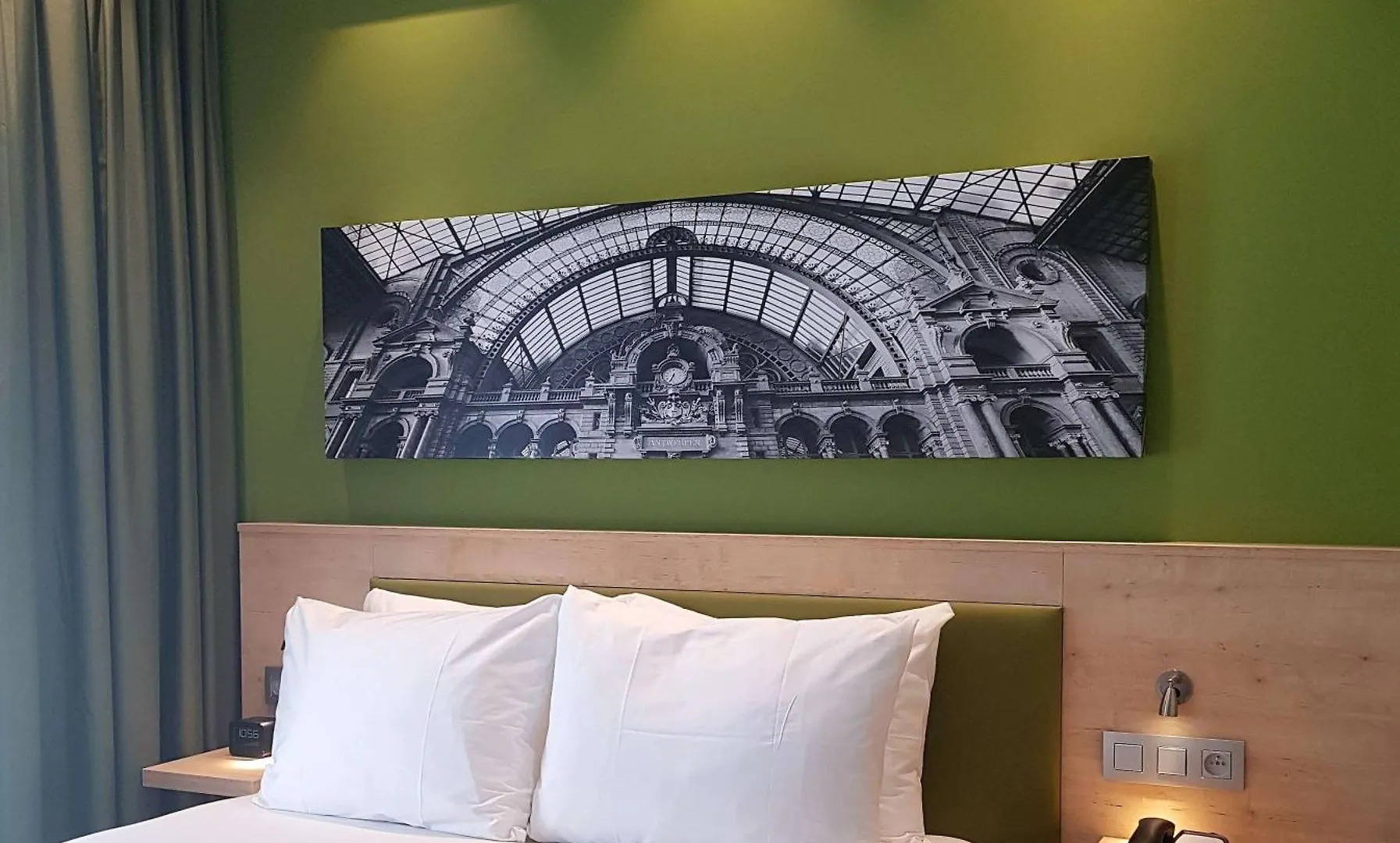 Hampton By Hilton Antwerp Central Station Hotel